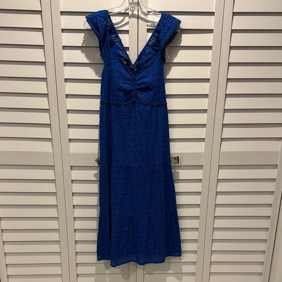 Black Tape NWT MIDI Elegant Blue Eyelet lined Sleeveless Dress. - Picture 4 of 11